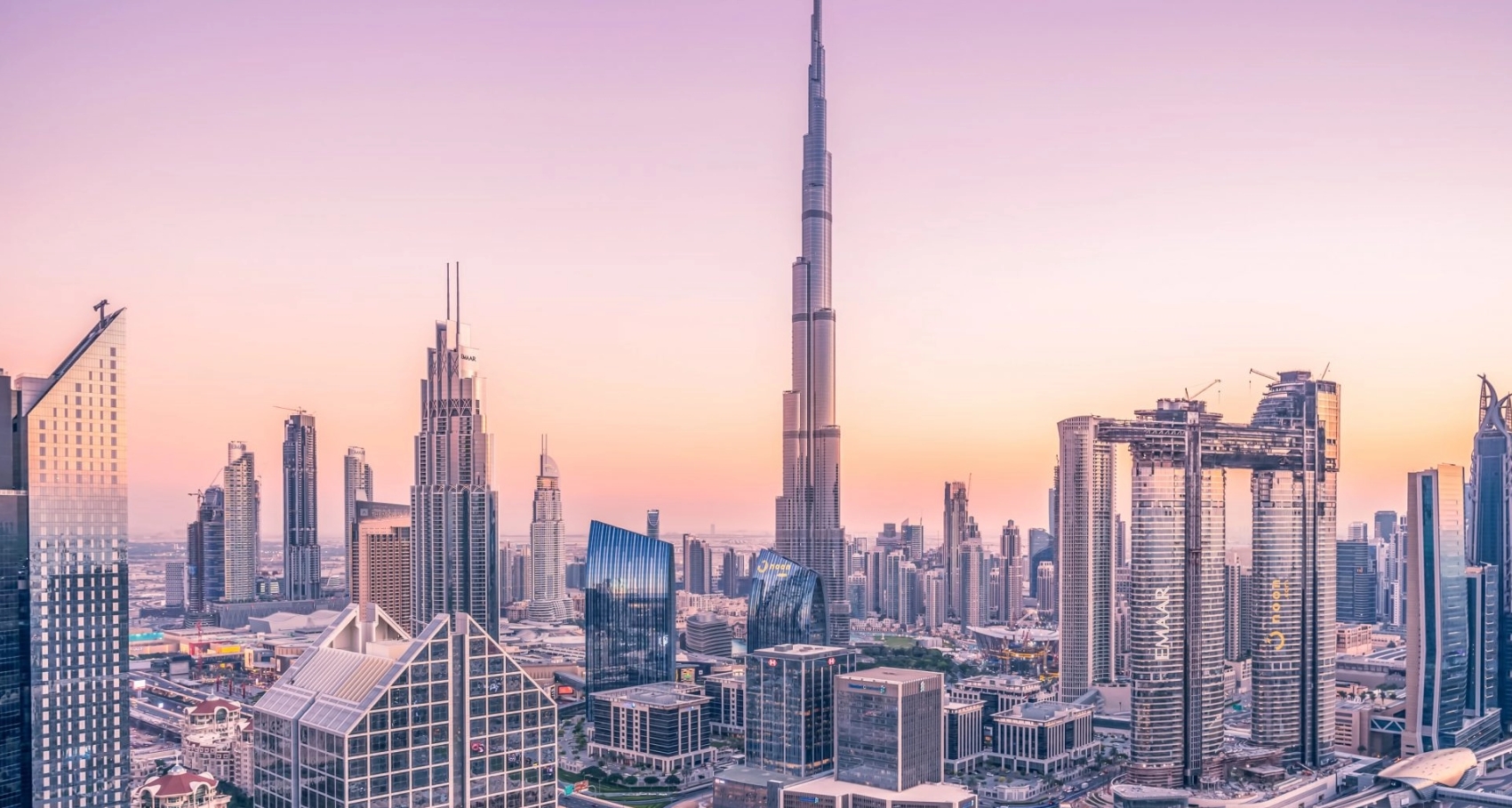 How to become a real estate agent in dubai
